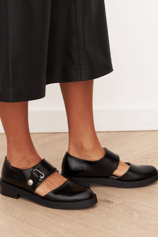 Jane - Mocasines elegantes bordados con hebilla