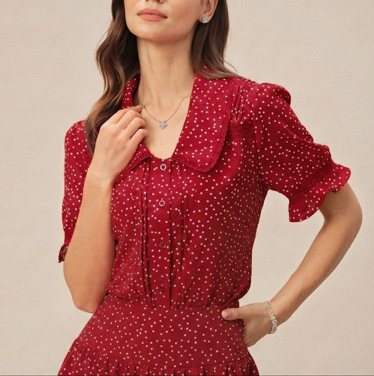 Alba - Vestido rojo con mangas abullonadas y cuello de lunares