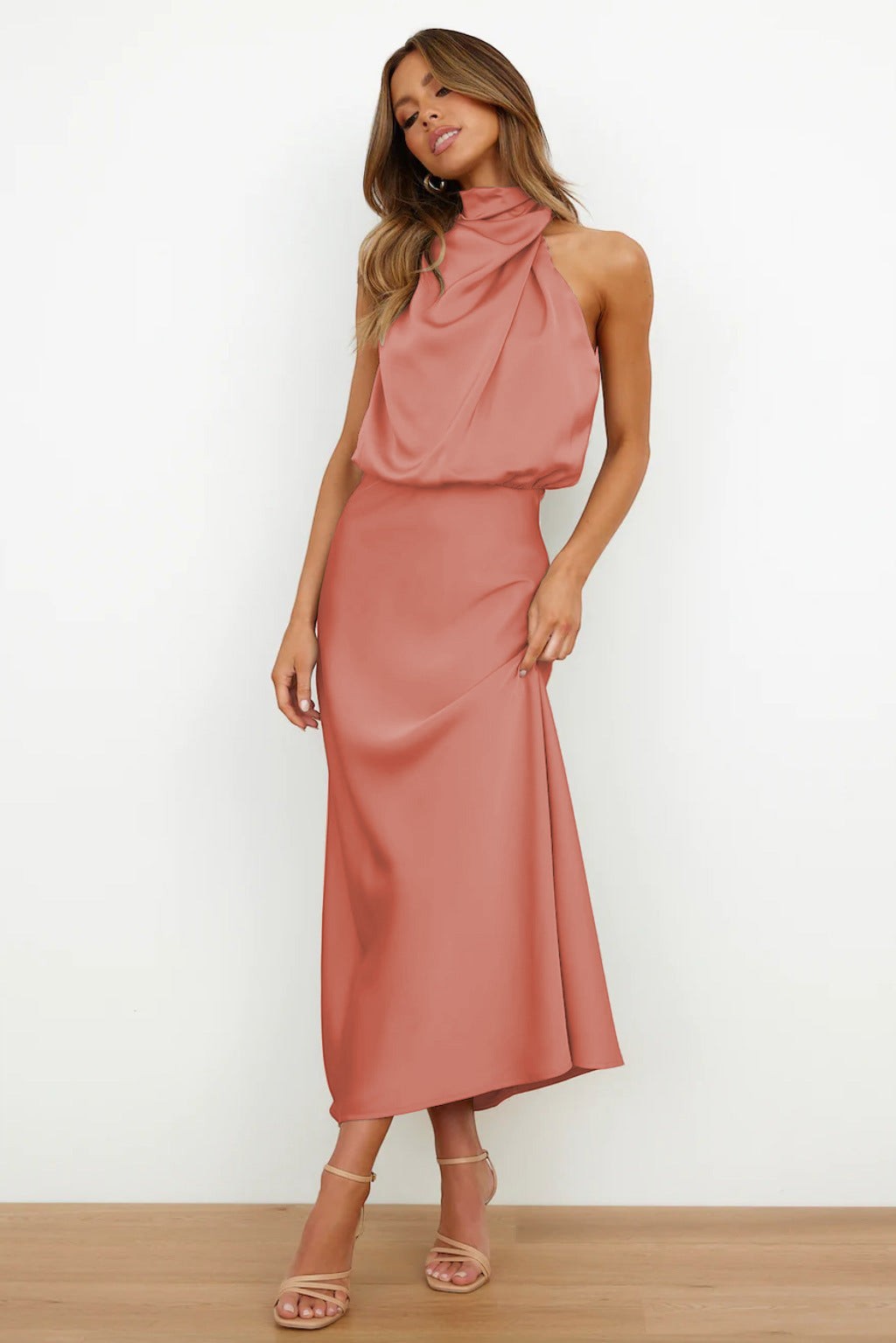 Mariana - Vestido con escote americano