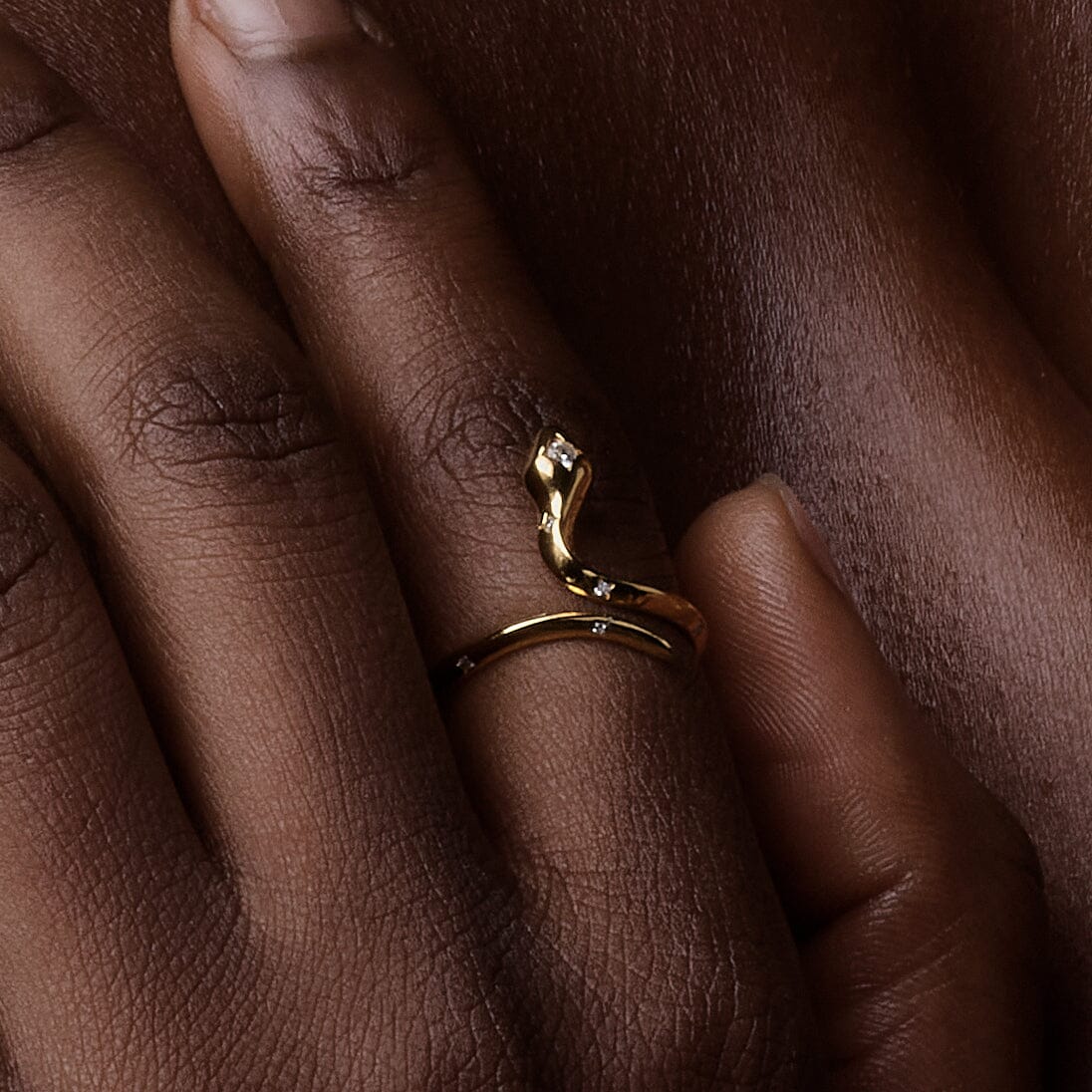 Anillo Naja Blanco