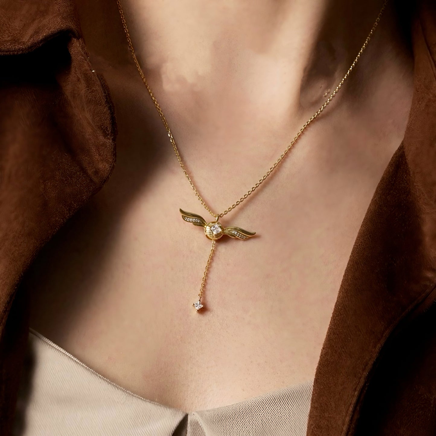 Collar Lariat Brillante De Alas Doradas