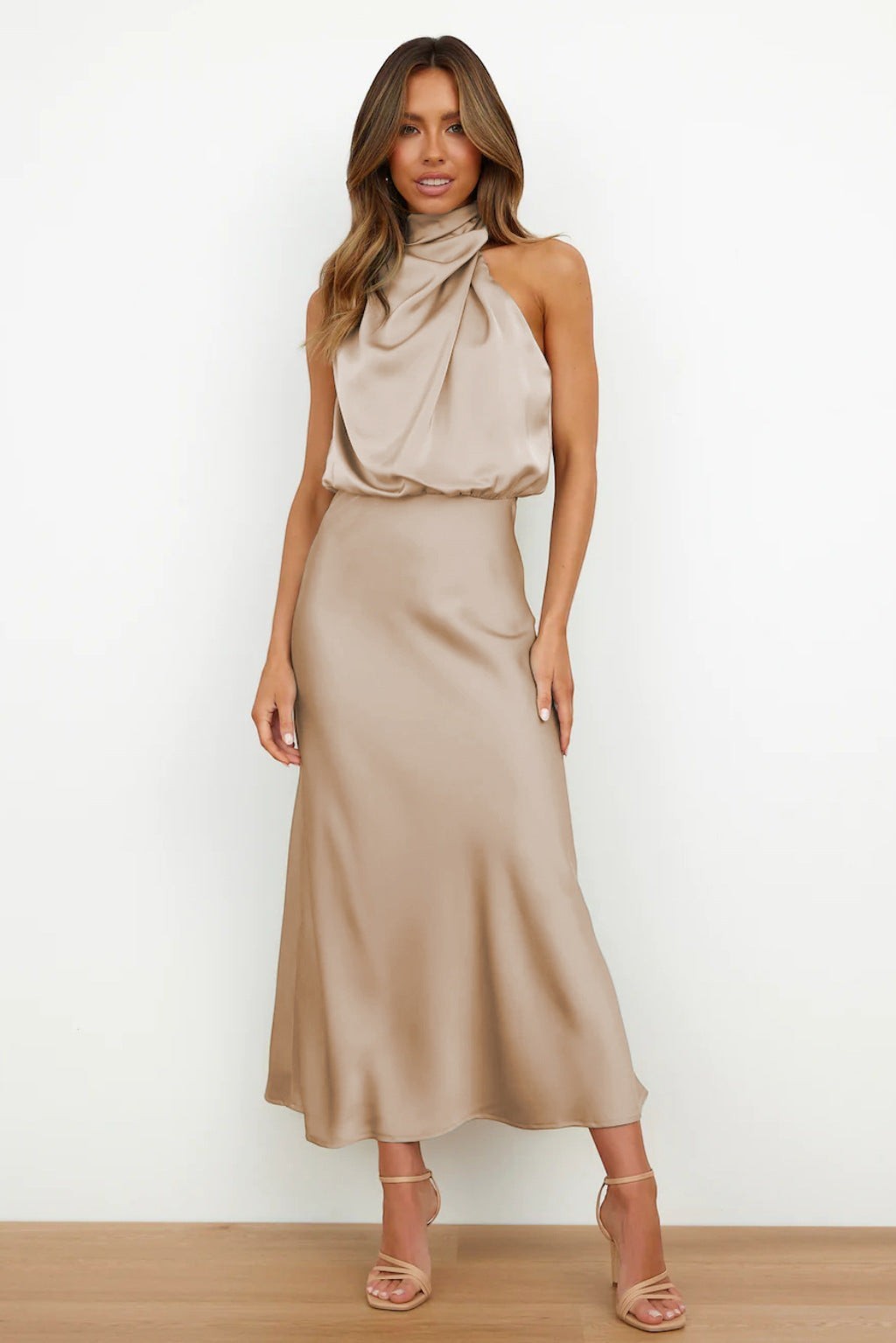 Mariana - Vestido con escote americano