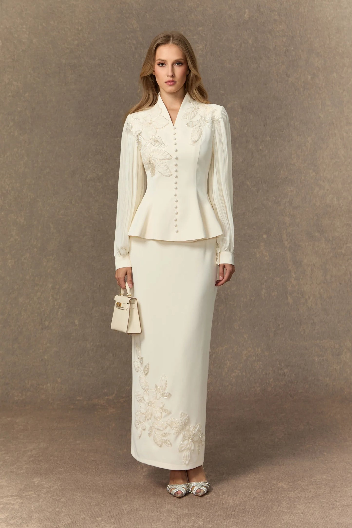 Dressed To Dazzle | Conjunto De Falda Con Bordado Floral Y Mangas Plisadas