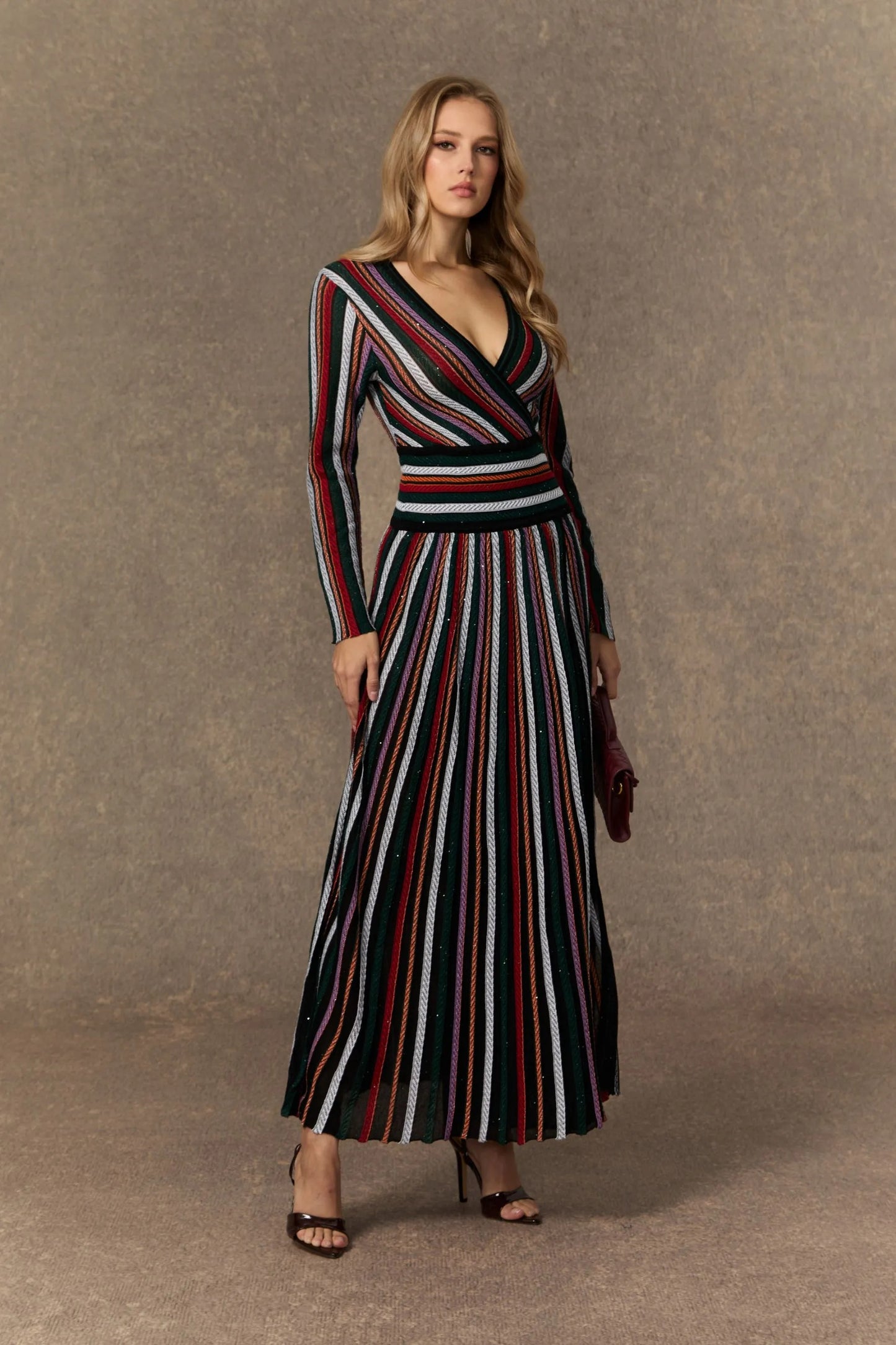 Cozy Outlook | Vestido Maxi De Punto A Rayas Multicolor