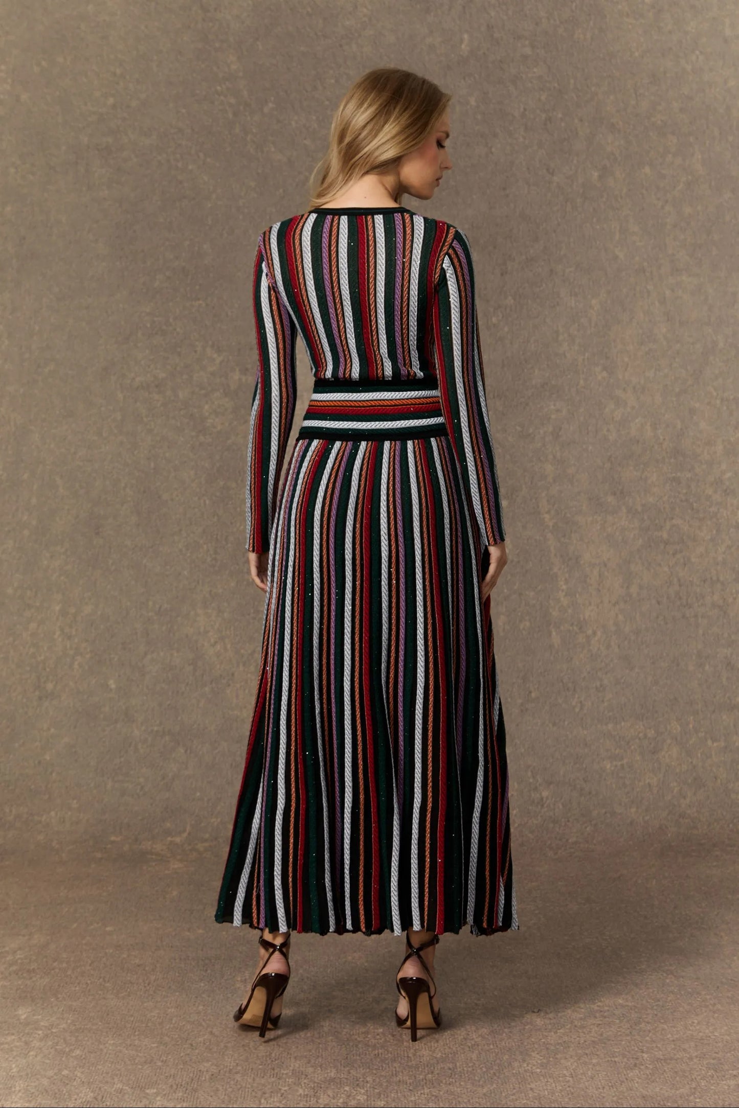 Cozy Outlook | Vestido Maxi De Punto A Rayas Multicolor