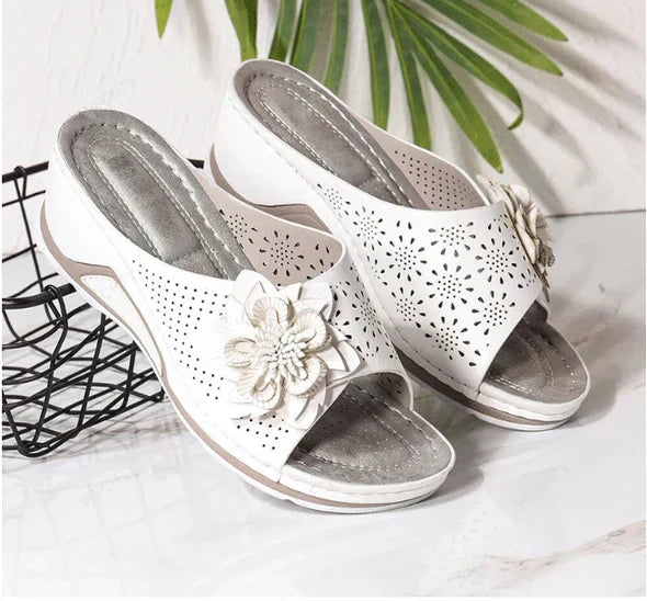 Sandalias ortopédicas en cuero suave con soporte del arco plantar