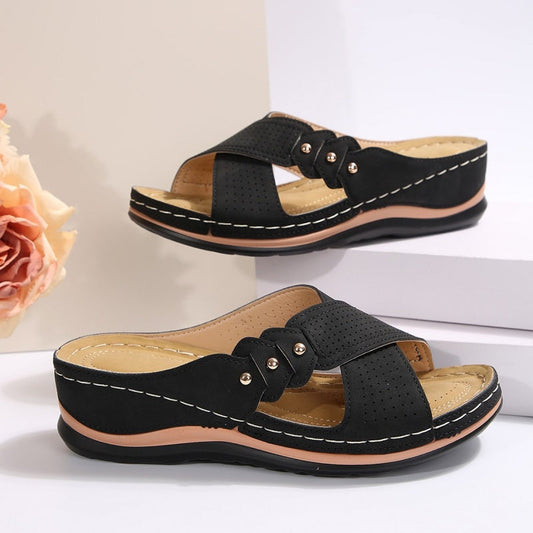 Bruna - Sandalias de cuña ligeras y estables para una comodidad durante todo el día.
