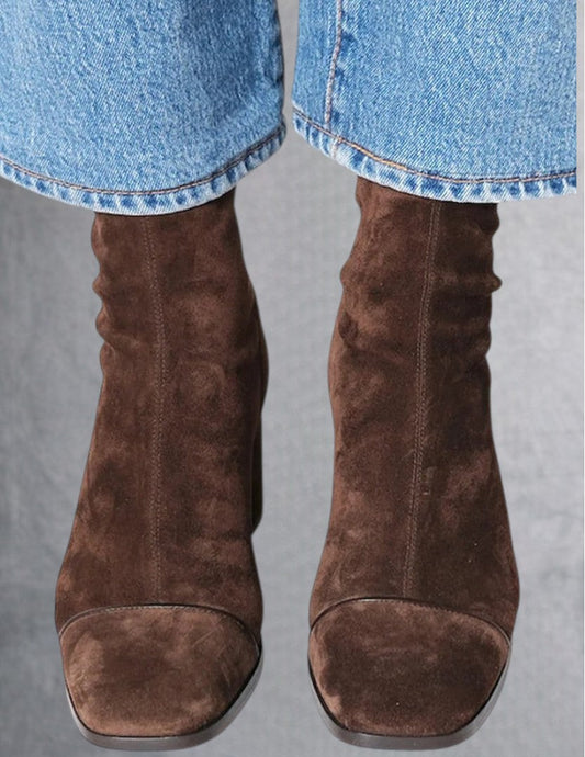 Victoria – Botas con Tacón de Punta Cuadrada