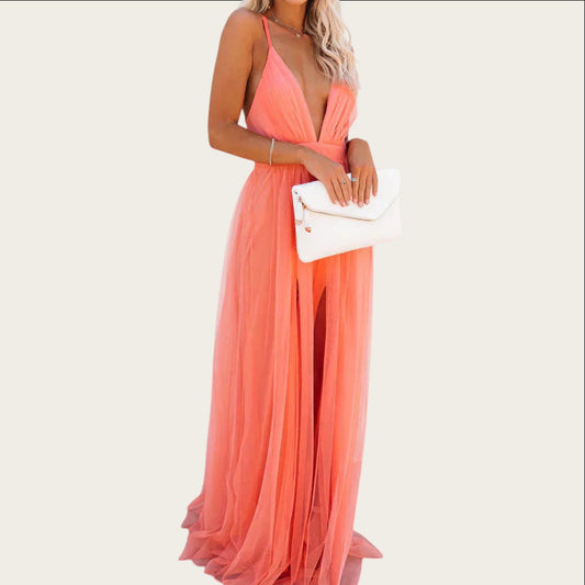 Victoria Lemaire vestido largo coral con escote pronunciado y abertura en la pierna, tejido vaporoso.