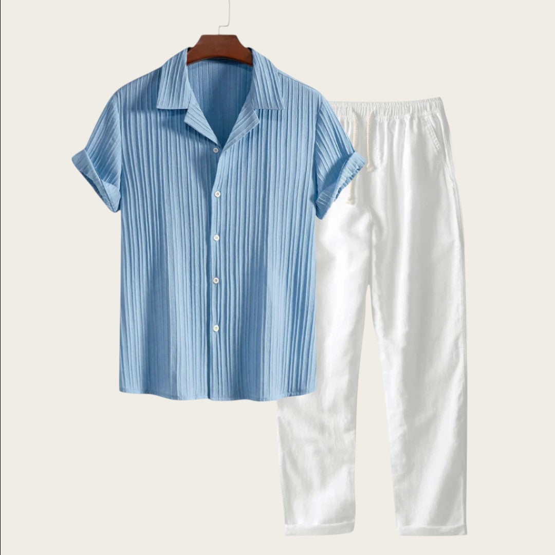 Victoria Lemaire LAKE COMO conjunto de verano azul de manga corta con cuello cubano y pantalones blancos de lino y algodón